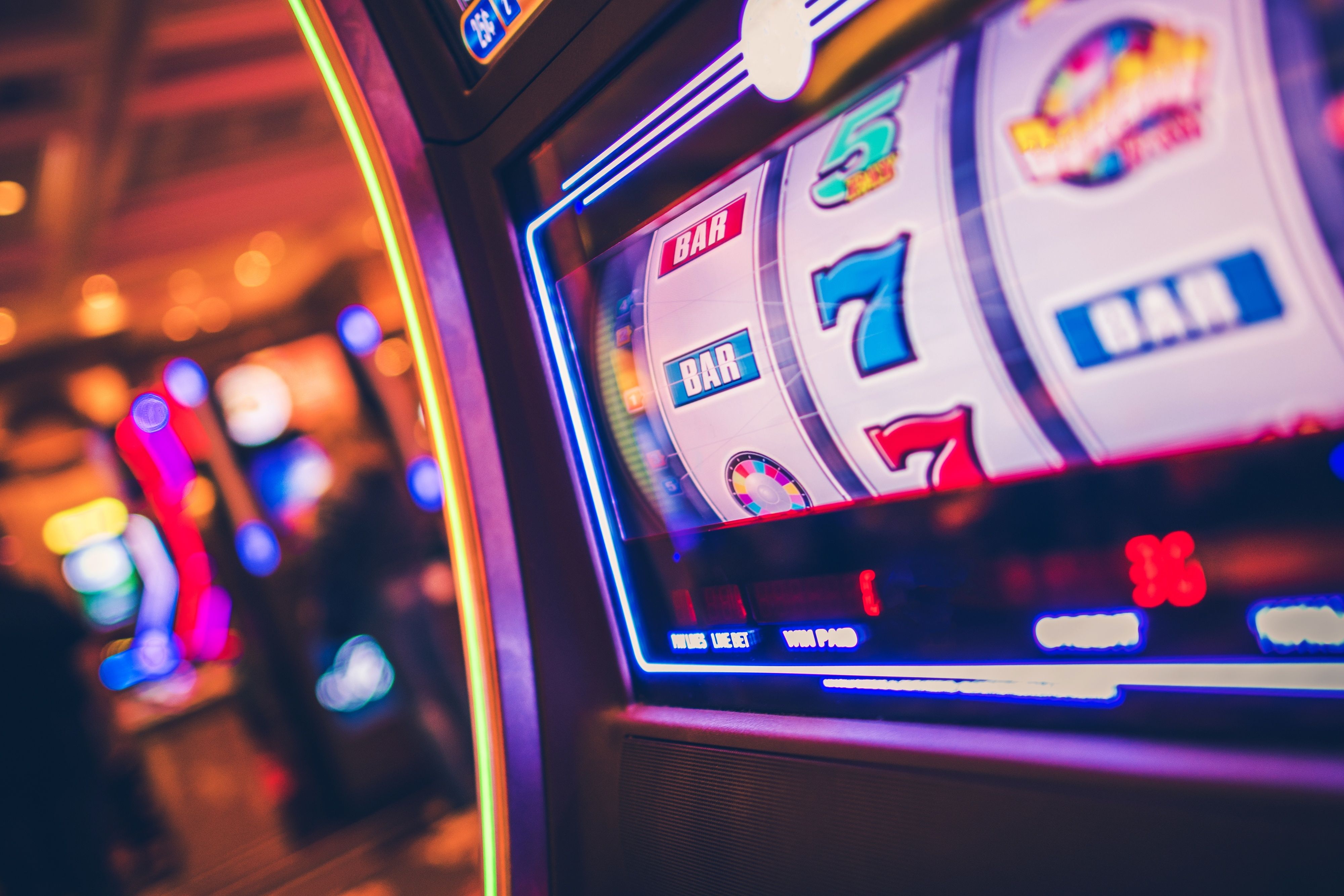 Live dealer at Evolution Gaming studio on rajabandot jitu